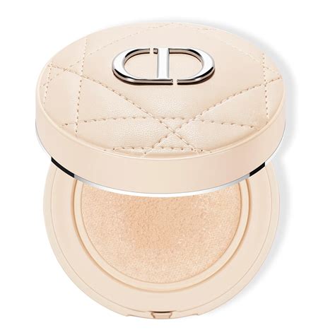 Dior Forever Cushion Powder: pó solto de cuidado fino e fresco.